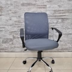 Кресло Barneo K-147 для персонала (серая ткань и сетка) в Троицке - troick.mebel24.online | фото